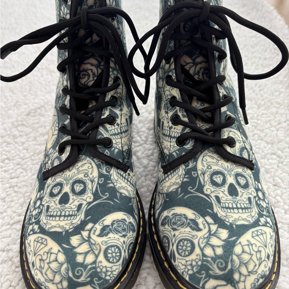 “Doc M style” Ankle Boots with Lace-Up fun skeleton design. Blue/white.